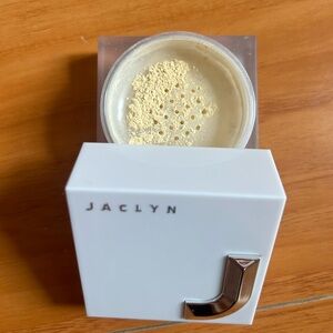 Jaclyn Hill Brightening Light Banana Powder - Under Eye Powder